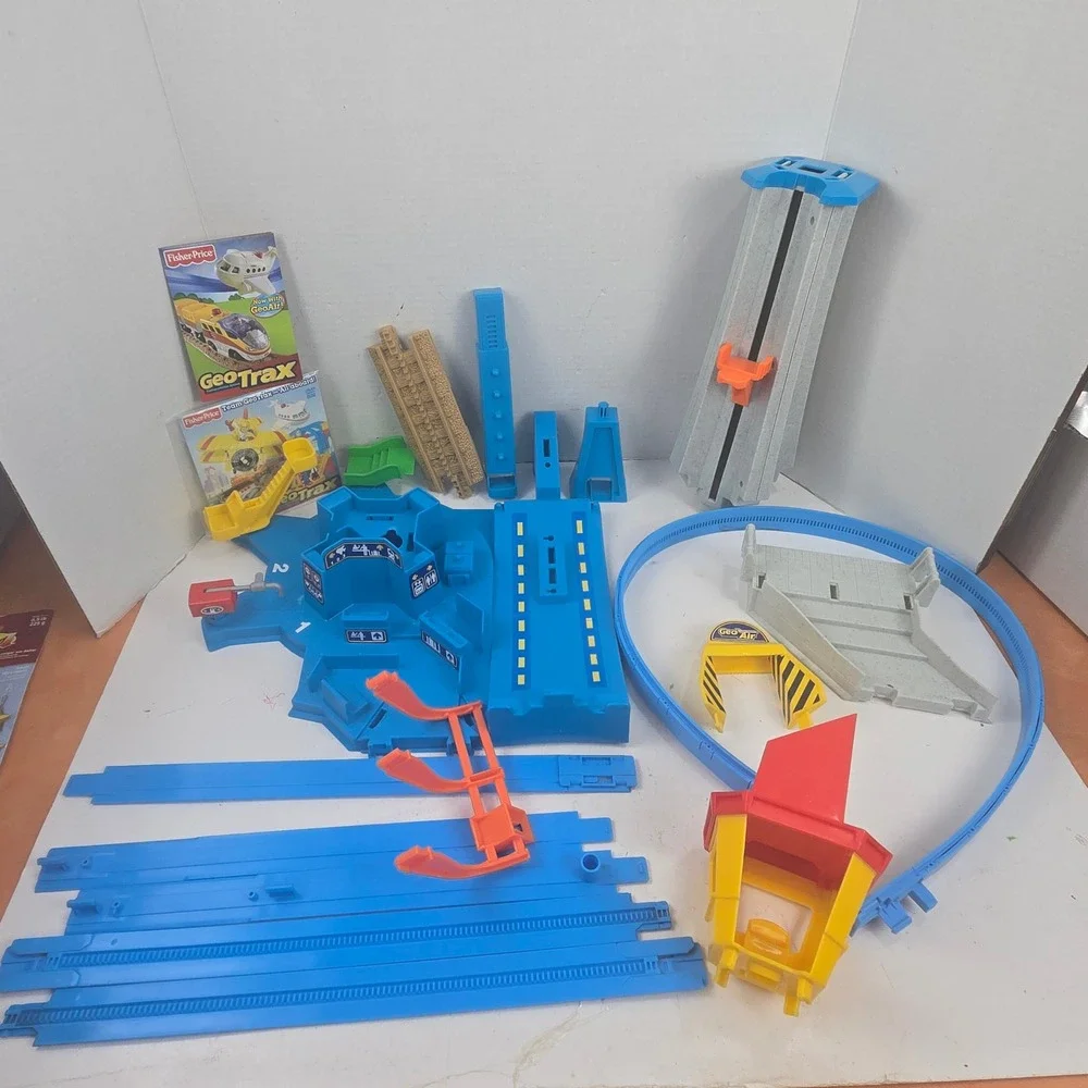Fisher-Price GeoTrax GeoAir High Flyin Airport N0142 Track Tower Lot NO RC/PLANE